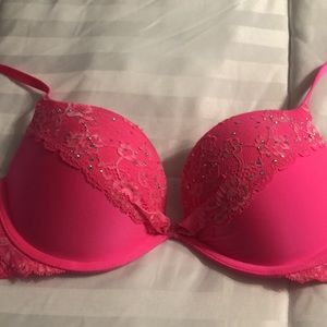 💓VS lace padded Demi bra for sale!💕